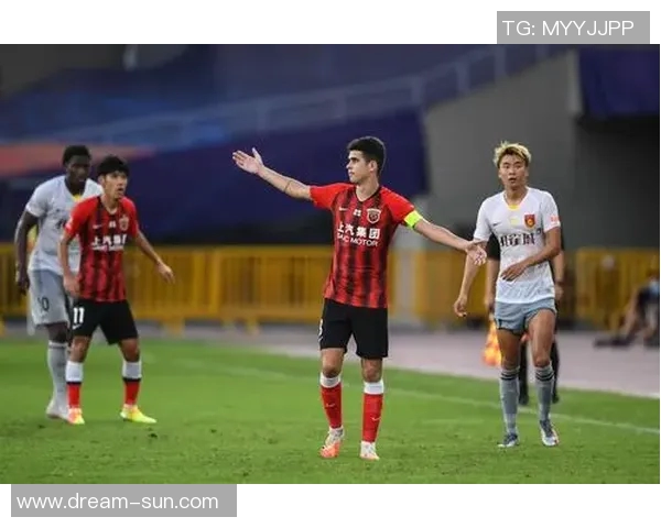 上海上港迎战河北华夏争夺中超积分榜关键战役全力以赴展现球队实力