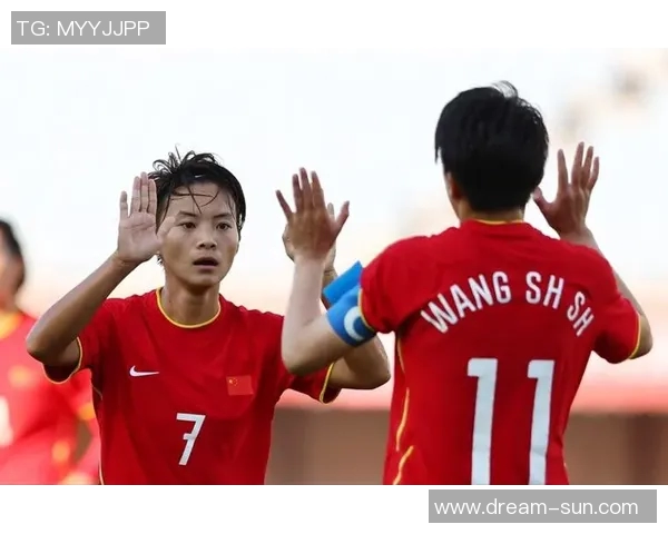 中国女足迎战荷兰女足力争突破展现拼搏精神与团队合作的精彩对决 中国女足迎战荷兰女足力争突破展现拼搏精神与团队合作的精彩对决